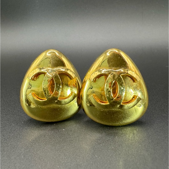 ‼️FINAL PRICE‼️  LOT 354 24K gold plated Chanel vintage clip on earrings - Picture 4 of 12